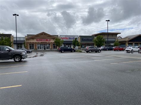 Queensborough landing outlet mall reviews  New Westminster